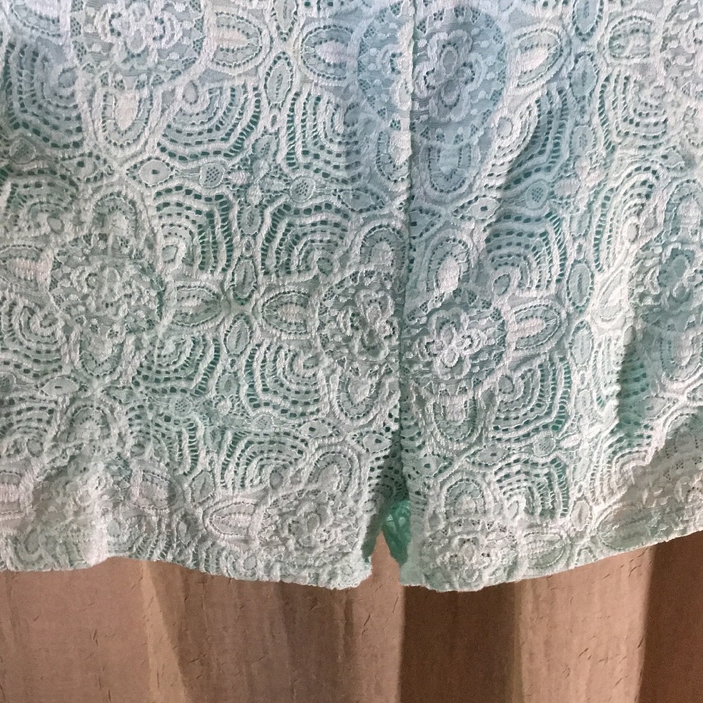 Almost Famous Lined Lace Romper - Picture 4 of 7